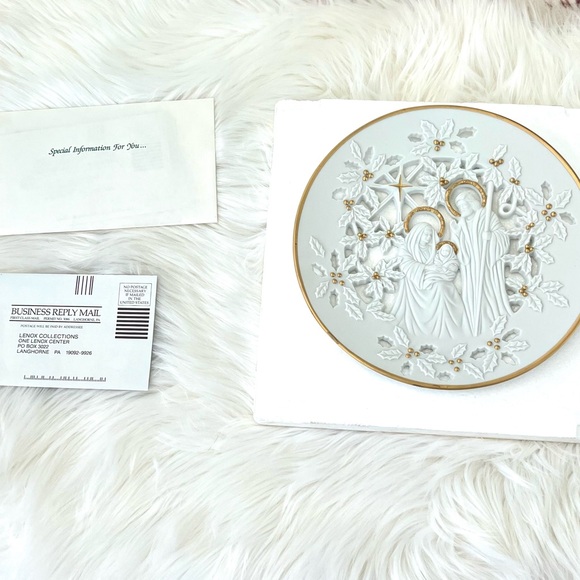 Lenox Collections “The Holy Family” collectors place. Paperwork included. - Picture 3 of 7